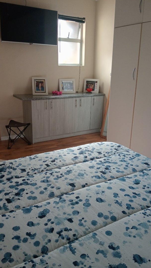 2 Bedroom Property for Sale in Lavender Hill Western Cape